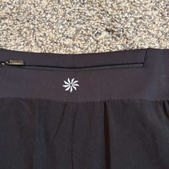 Athleta Fast Route Lasercut Run Short size large - Picture 4 of 5